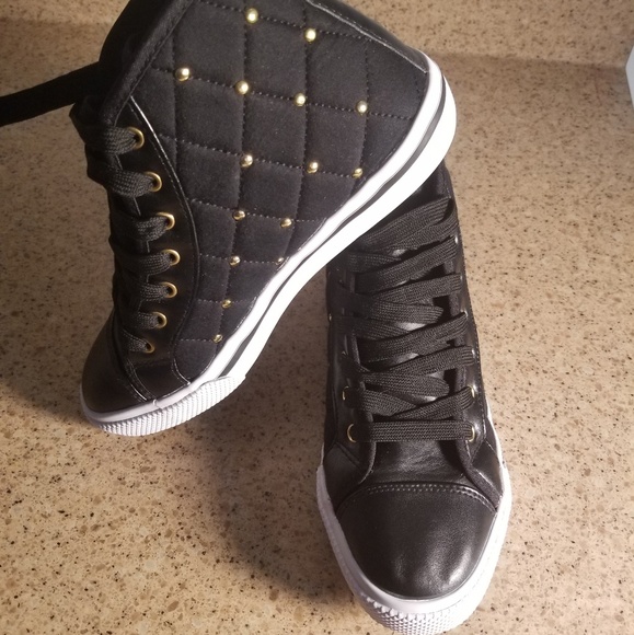 Trendy Steppers - Picture 4 of 6